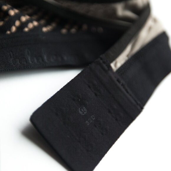 Lululemon Awake to Lace Bra Black / Barely Beige - Size 32D - Picture 8 of 11